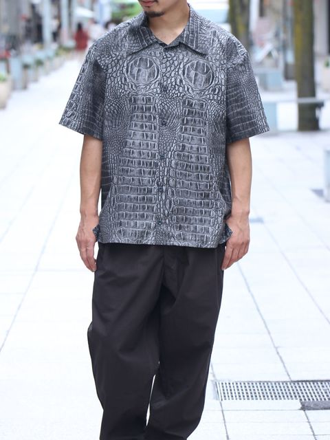 [SKANDA x haru*hano] "CROCODILE SHORT SLEEVE SHIRTS" (GRAY) / クロコダイル 半袖シャツ (グレー))