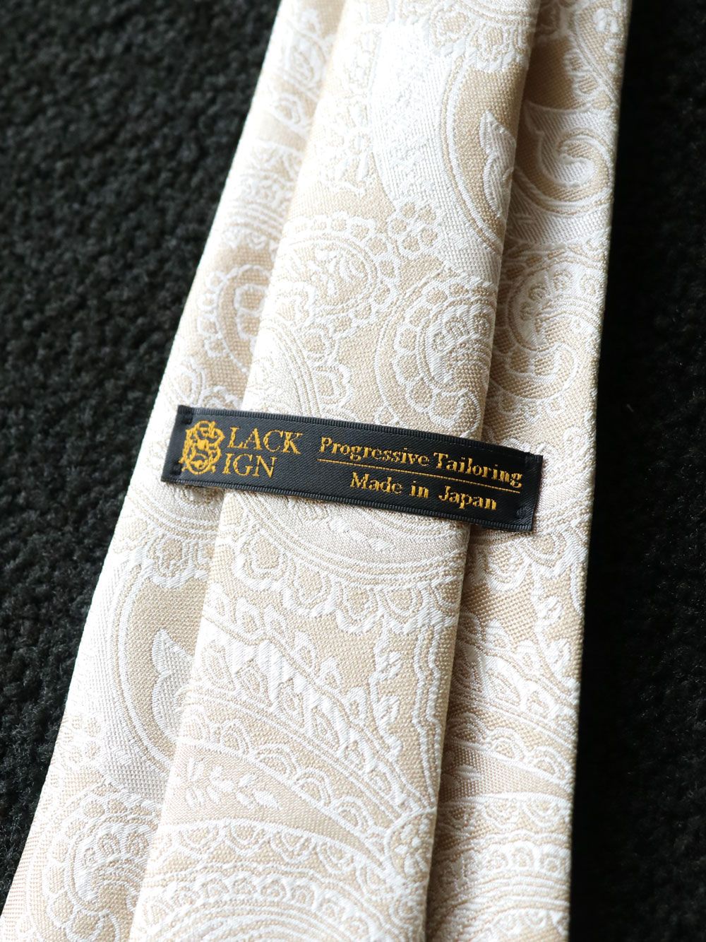 PAISLEY NECK TIE (WHITE)