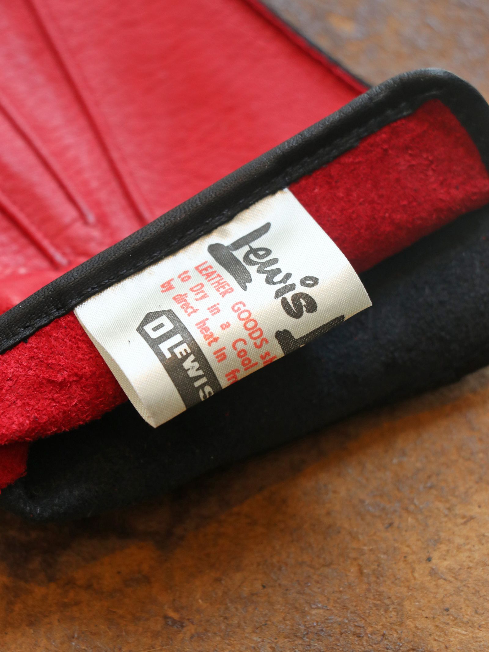 Lewis Leathers - No.810 STRAP GLOVES (RED) | SKANDA