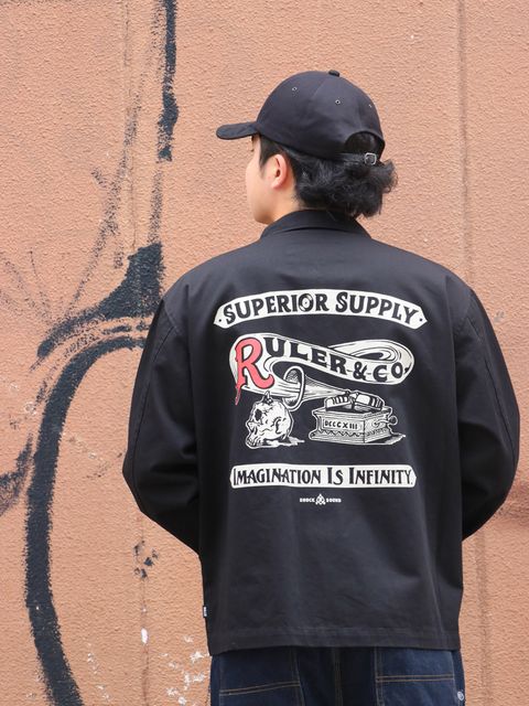 シンプルな中でも"デザインxギミック"で遊ぶ"ストリートワークコーデ"