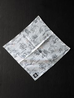 “PLAYING ANIMAL” HANDKERCHIEF (IVORY)
