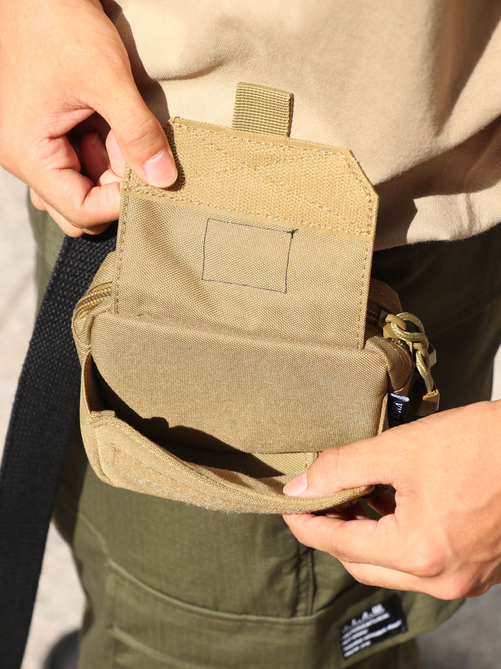MILLITARY POUCH  (COYOTE) / ミリタリーポーチ
