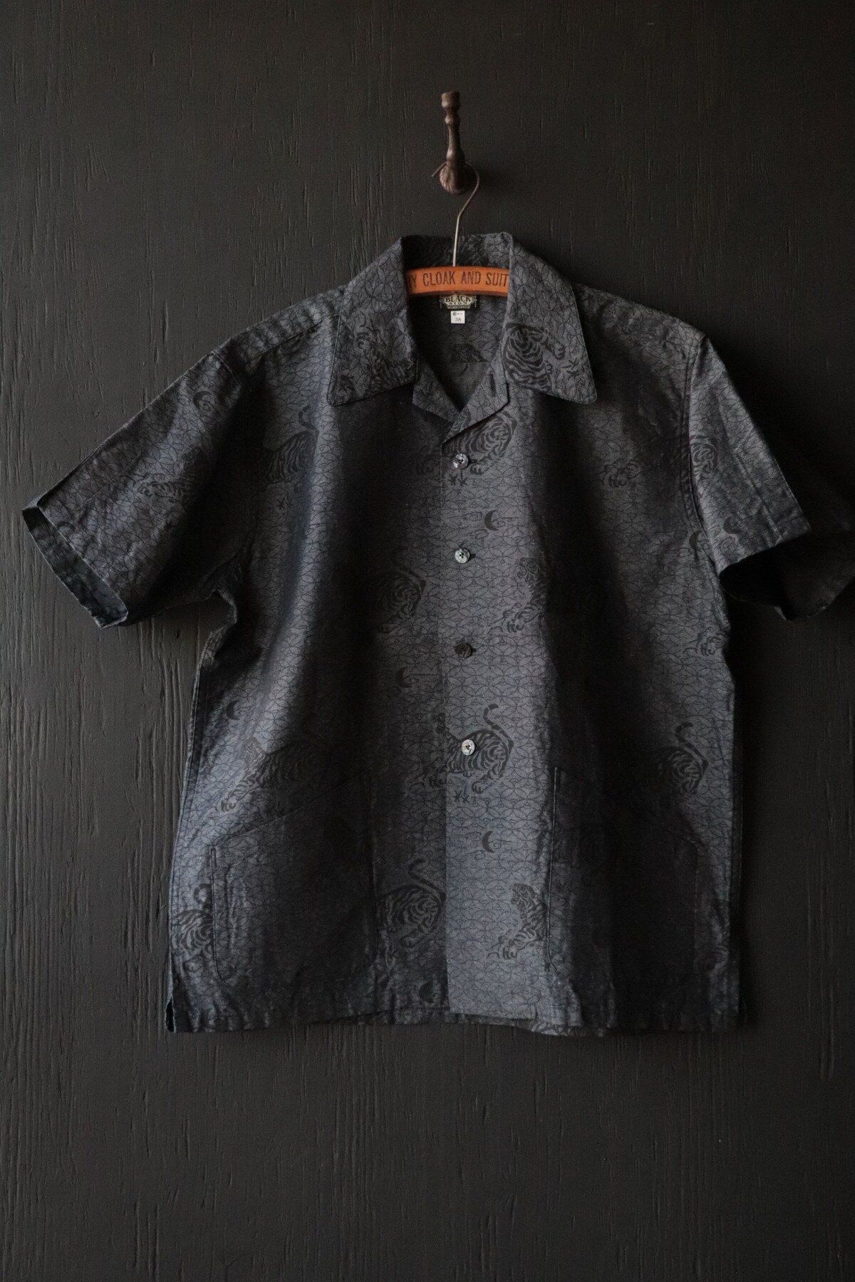 “TIGER ＆ CRESENT MOON” TRAVEL SHIRT / DEEP INDIGO