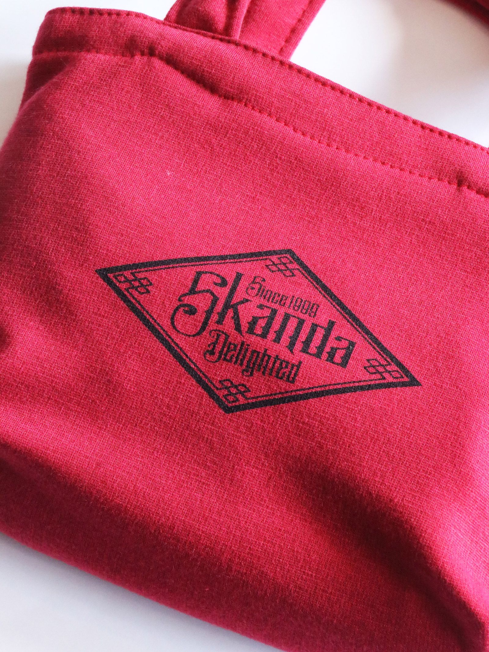 "SOLUA" SMOOTH BLANKET- (SMALL) (BLACK,NAVY,RED)