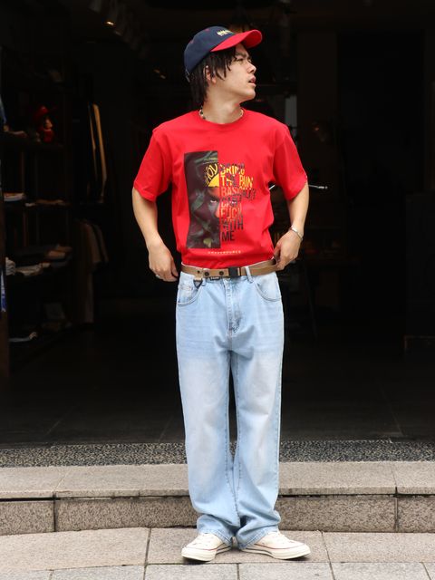 夏は派手色で色鮮やかに