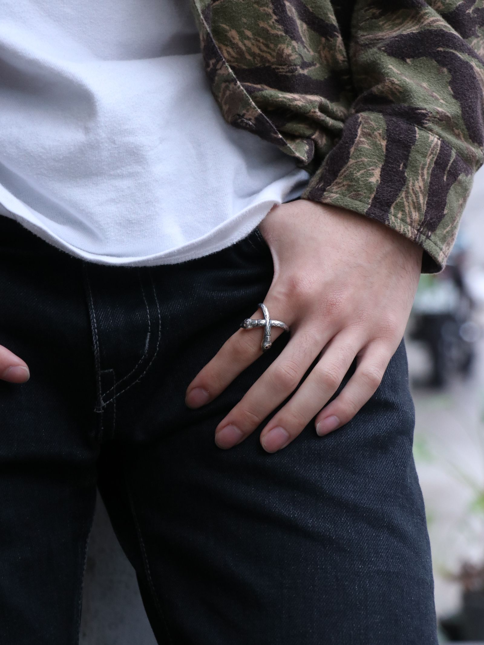 "SKANDA×galcia" CROSS SNEAK RING (SILVER925)