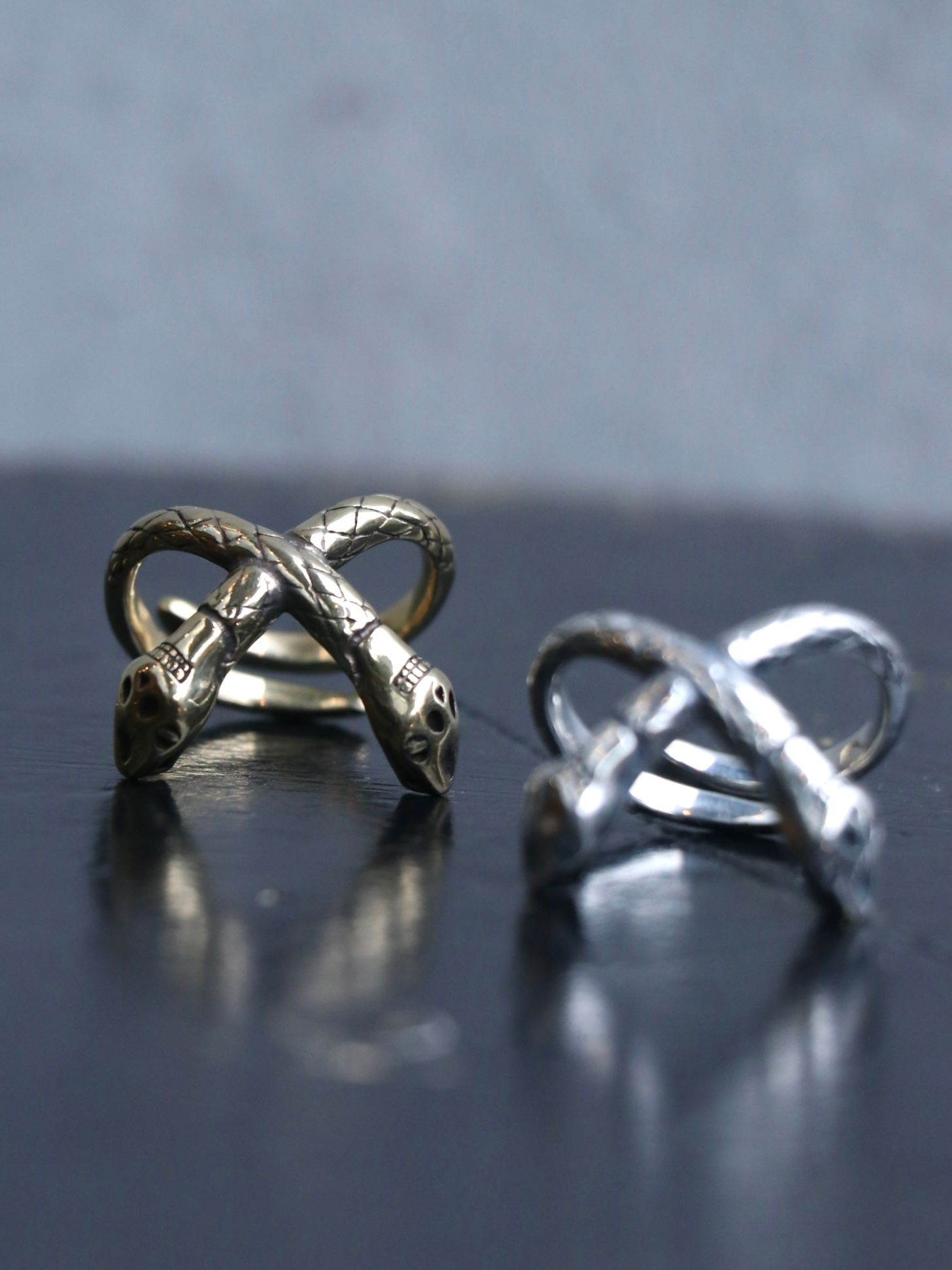 "SKANDA×galcia" CROSS SNEAK RING (BRASS)