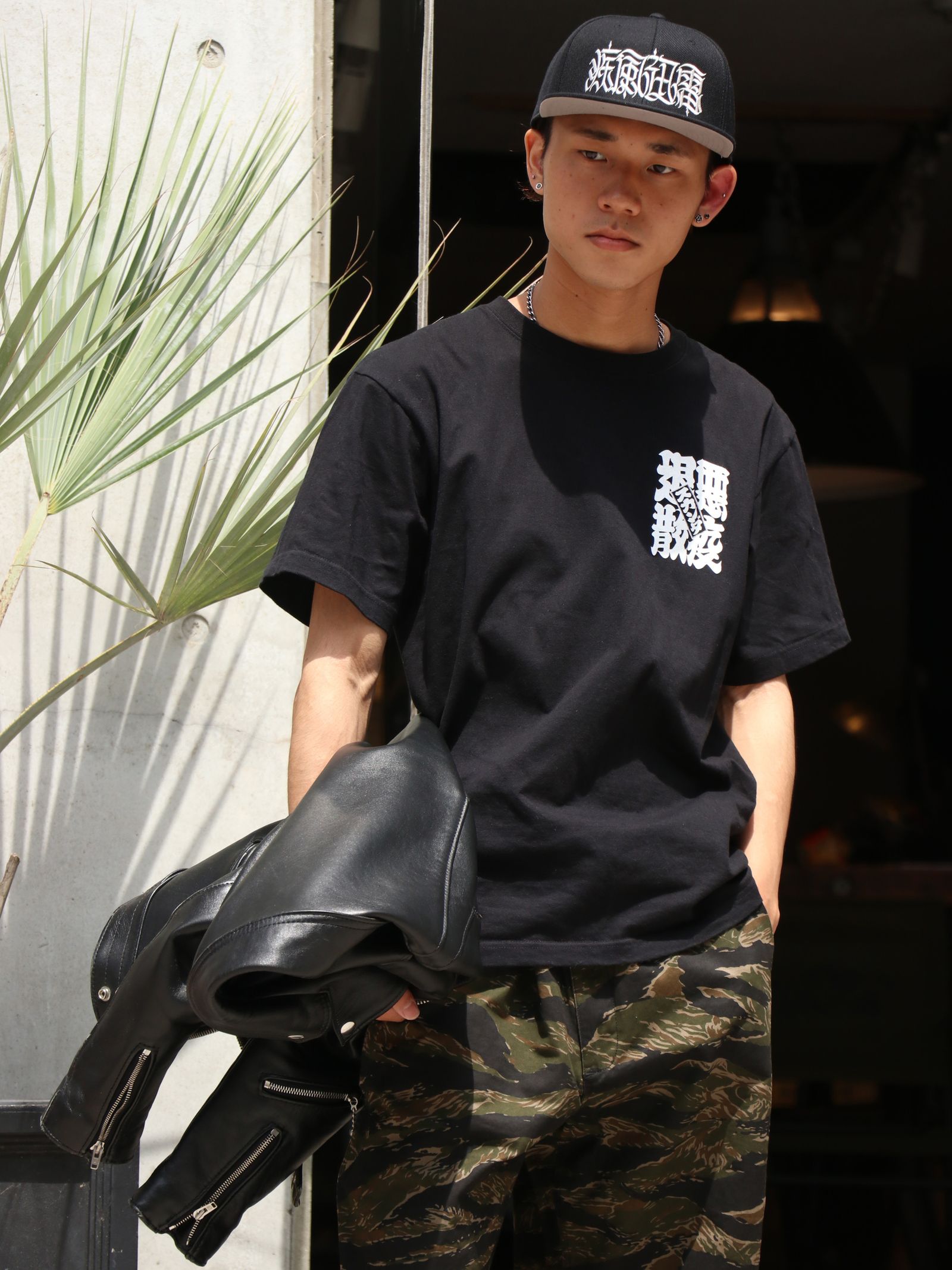 Lewis Leathersのライダースをミリタリーとストリートで