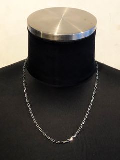 グラフィックが輝る モノクロコーディネート