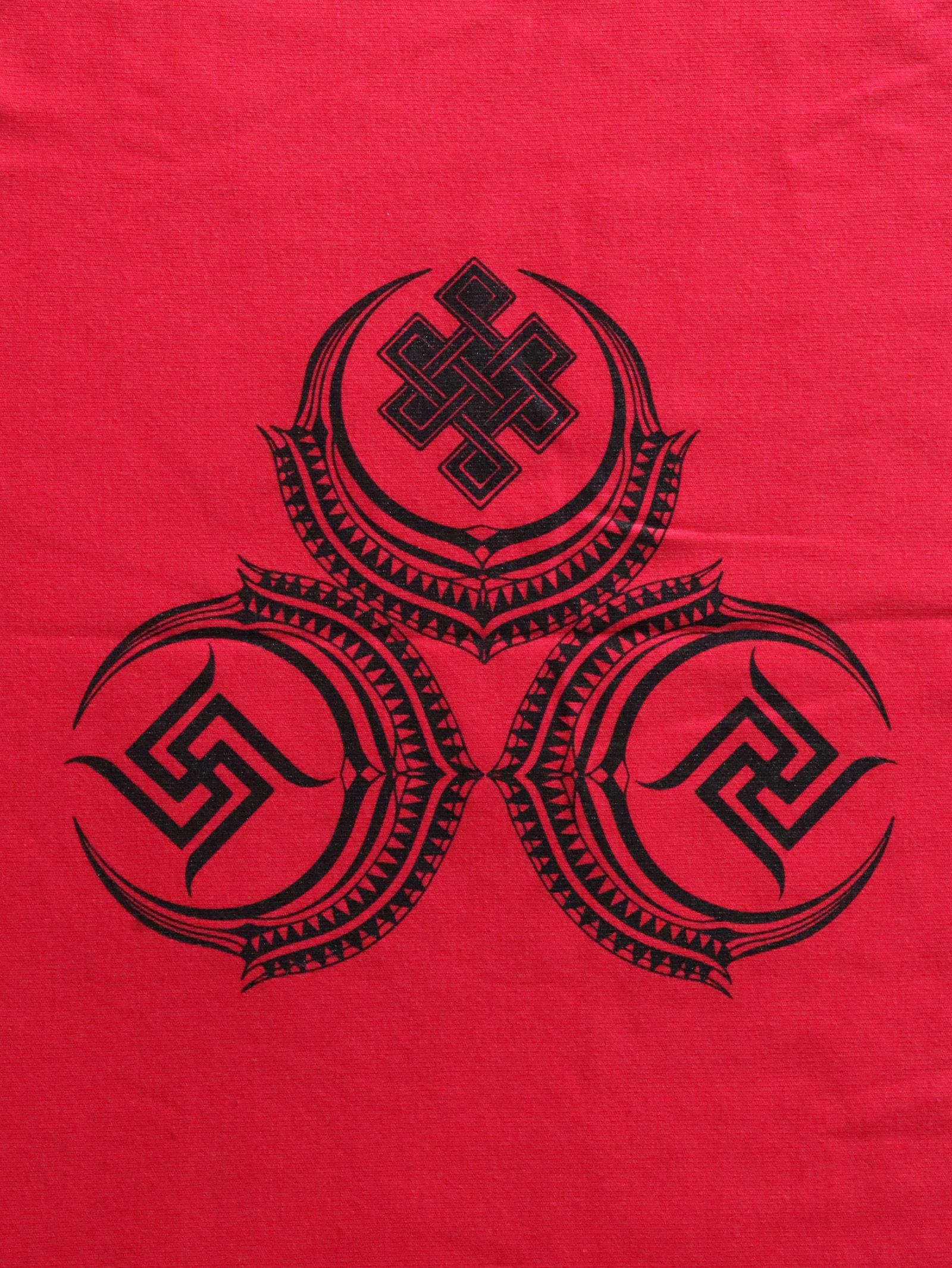 "SOLUA" SMOOTH BLANKET- (SMALL) (BLACK,NAVY,RED)