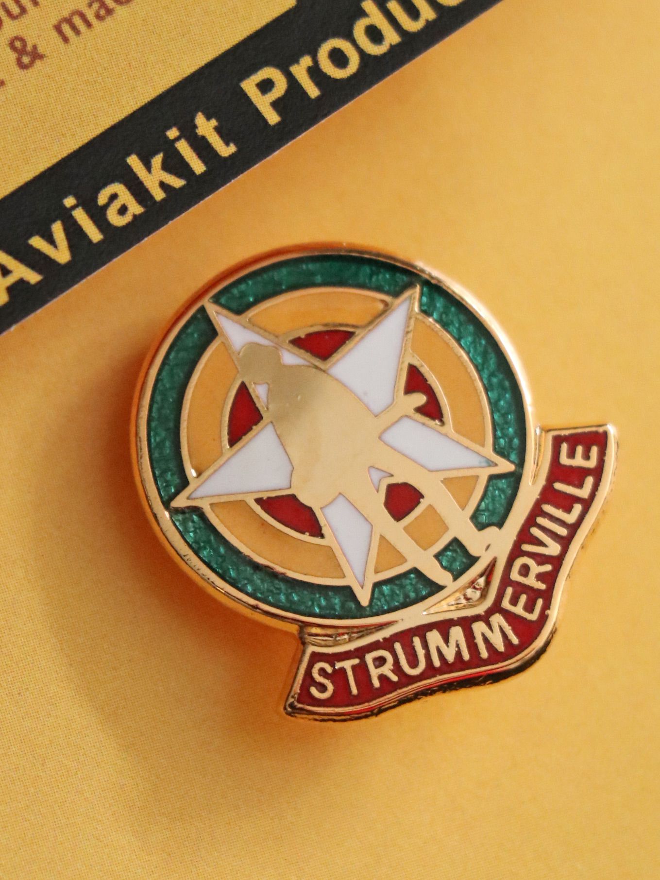 "STRUMMERVILLE" BADGE