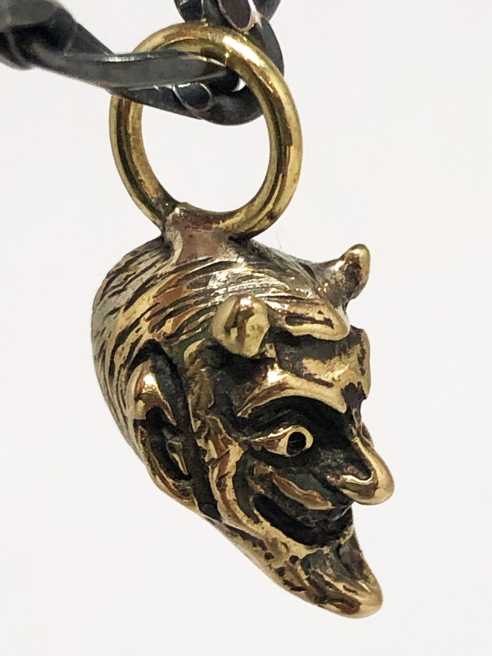 DEVIL HEAD NECKTOP (BRASS)