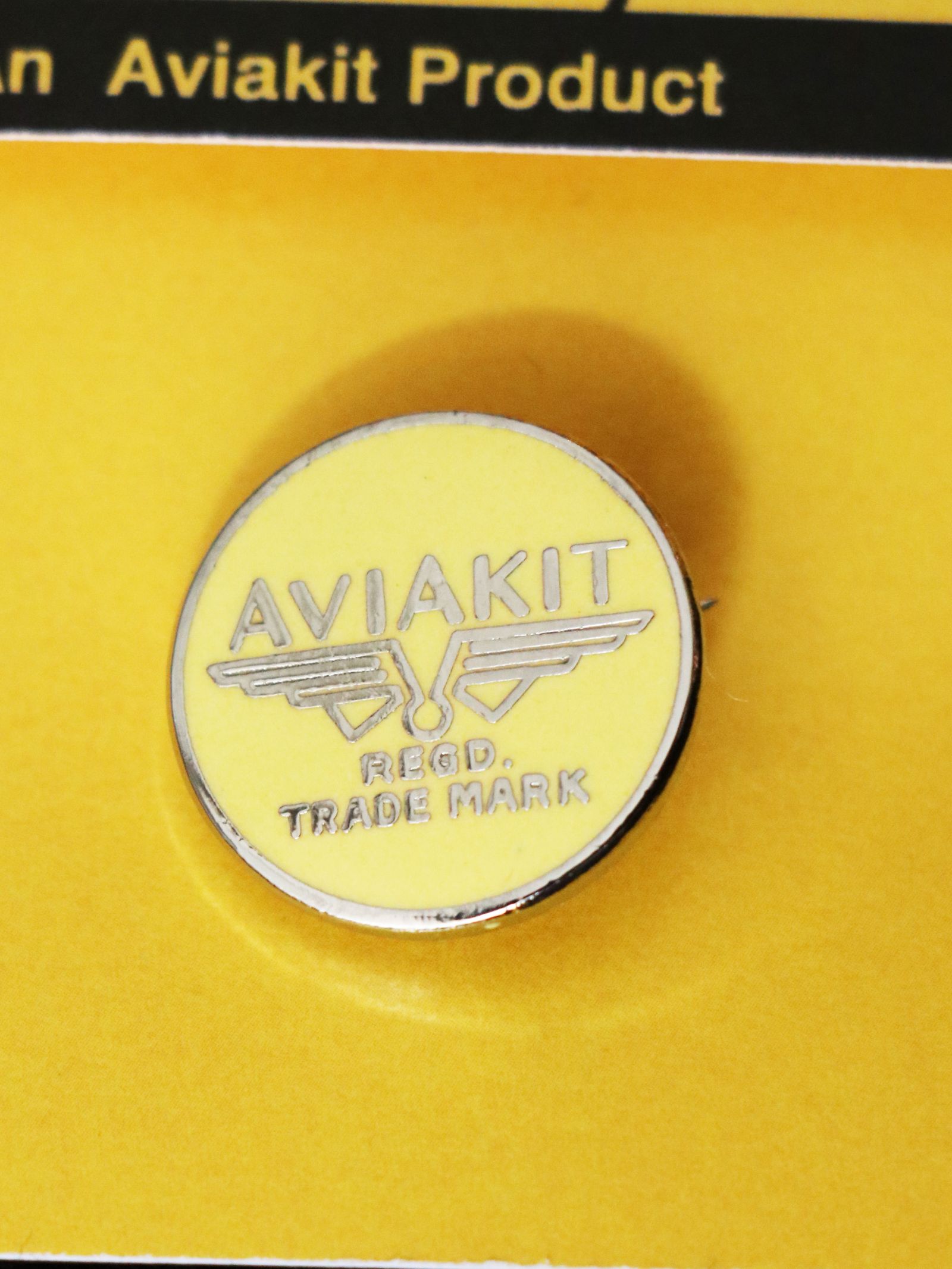 【即日発送可能】"AVIAKIT" BADGE