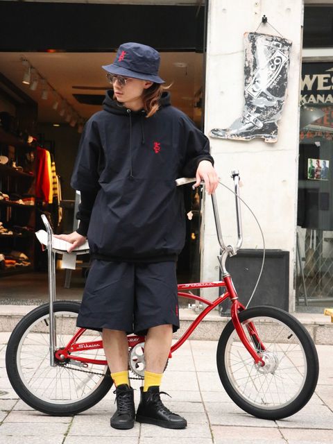 期間限定だからこそ楽しめるパーカー×ハーフパンツ