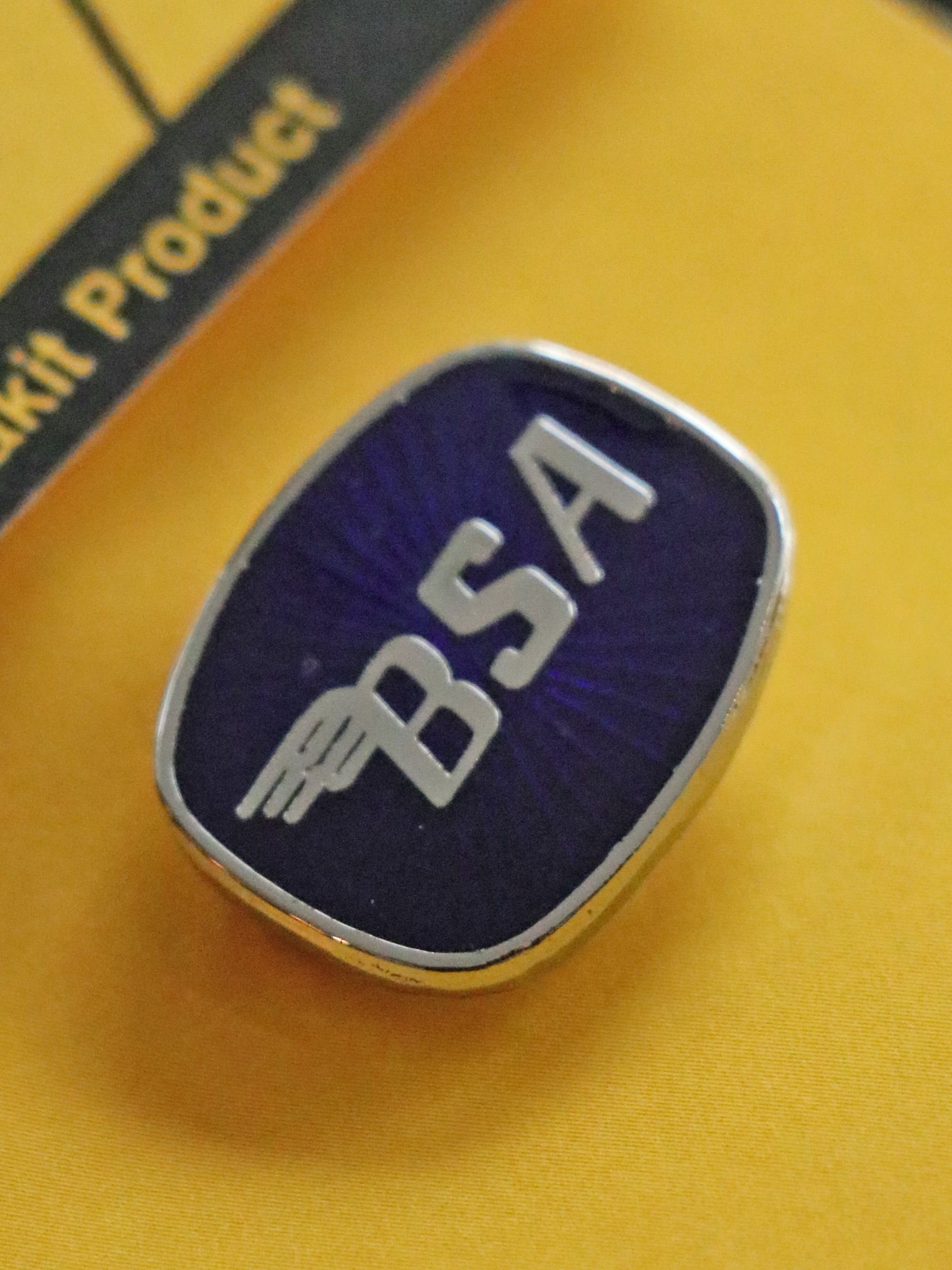 【即日発送可能】"BSA CUSHION" BADGE
