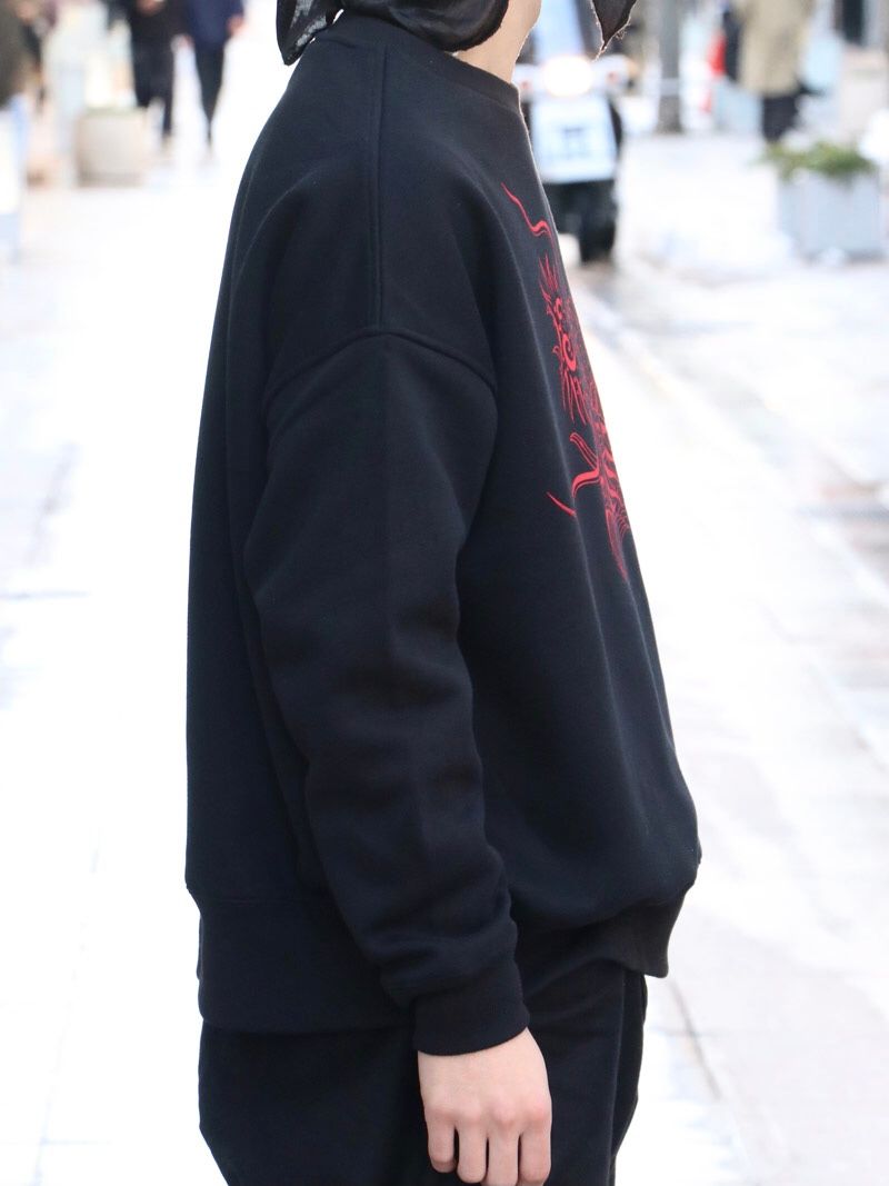 TRIVAL DRAGON SWEAT (BLACK)