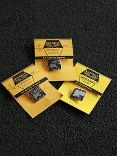 【即日発送可能】"NORTON TRIUMPH" BADGE