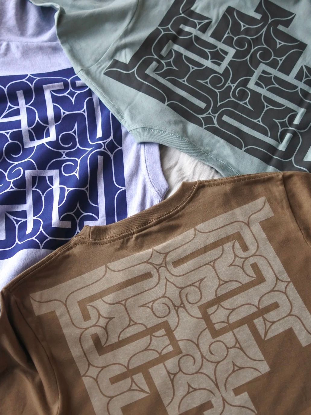 バックプリント長袖コットンTシャツ -cikarkarpe- (ASH)