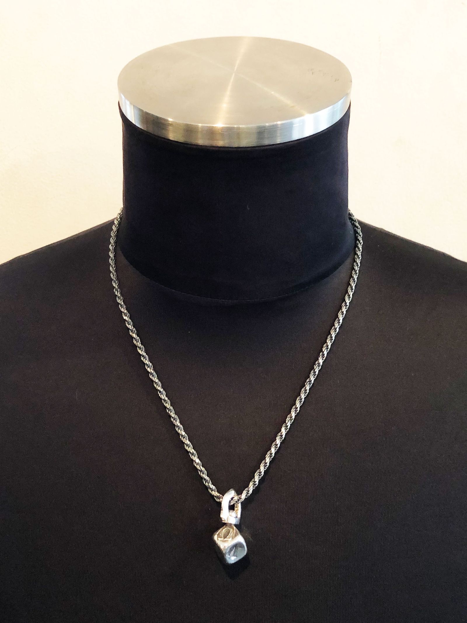 "Ω" DICE NECKTOP (SILVER925)