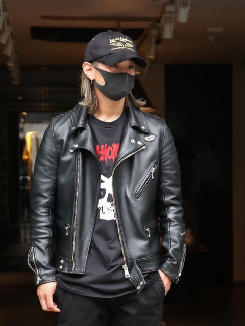 Lewis Leathers オールブラックスタイル