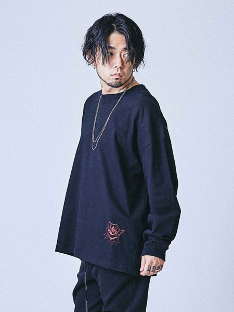 ローズ&スカル オーバーサイズ ロングスリーブTシャツ (ブラック) / ROSE&SKULL OVERSIZED LONG SLEEVE TEE (BLACK)