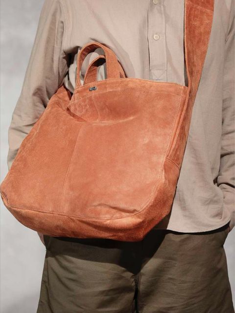 【PEANUTS&CO. x ACVM】 PIG SUEDE NEWS PAPER BAG (LIGHT BROWN)