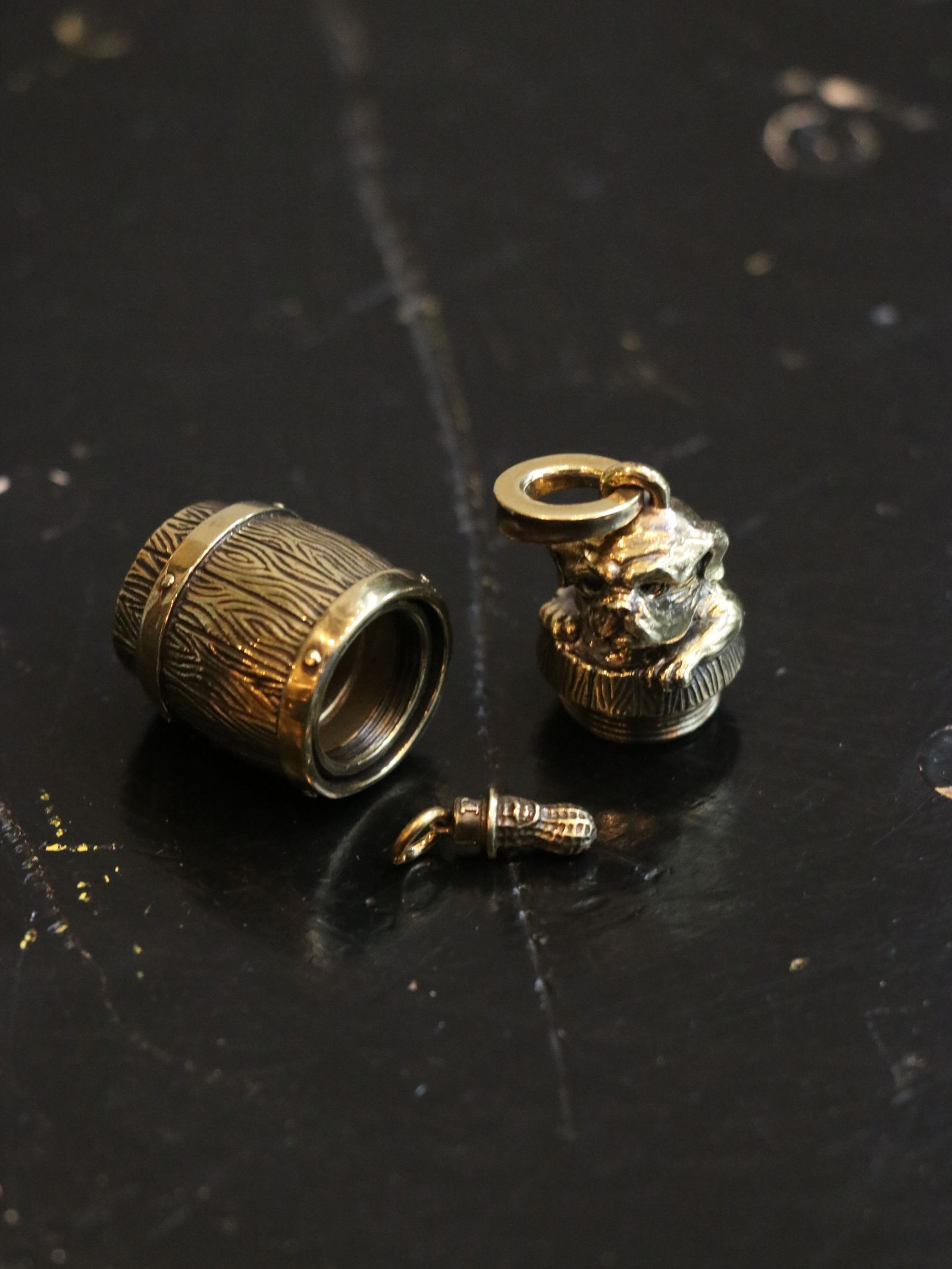 BULL BOTTLE (BRASS/STONE)