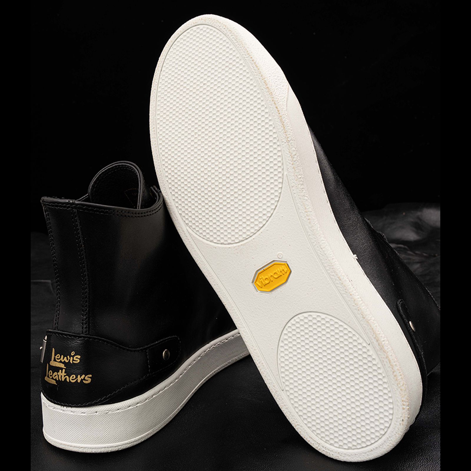 Lewis Leathers - (3月8日11時より発売開始) EMBOSSED LEWIS Lewis Leathers - (3月8日11時より発売開始) EMBOSSED LEWIS