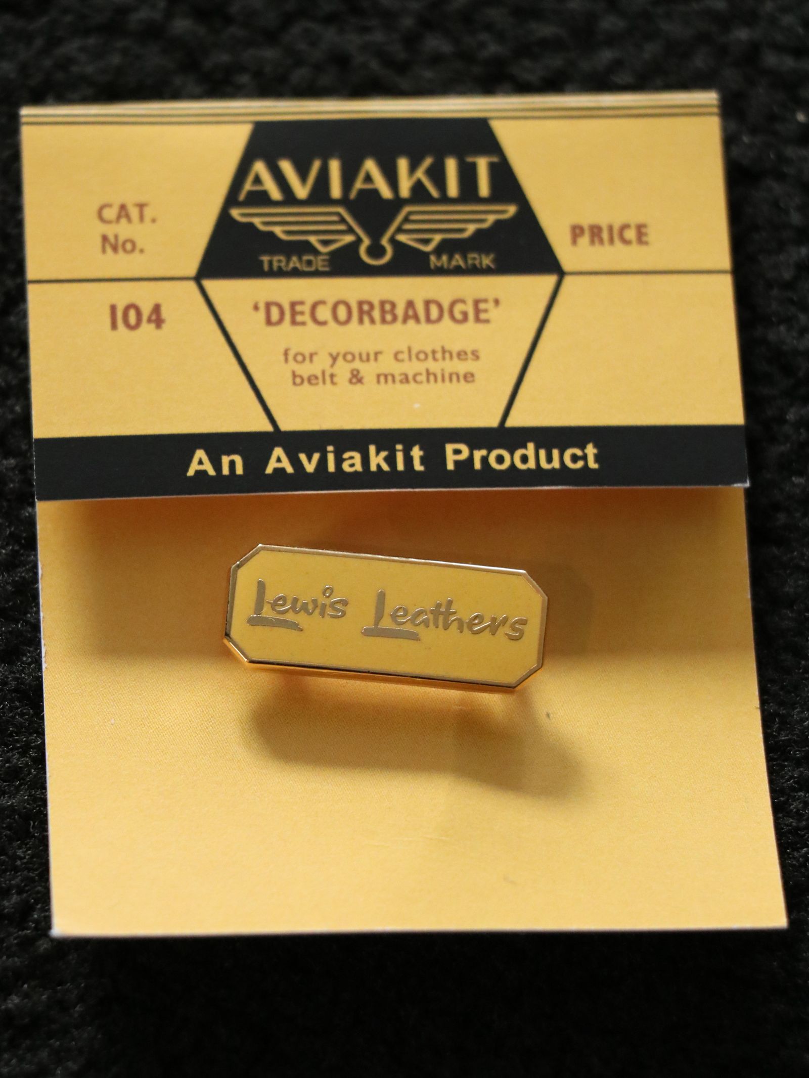 【即日発送可能】"LEWIS LEATHER RECTANGLE" BADGE