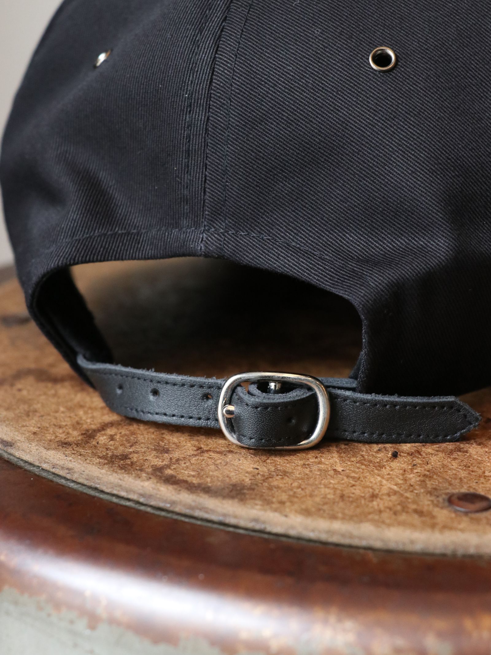 【即日発送可能】LEWIS LEATHERS LOGO CAP (BLACK×GOLD)