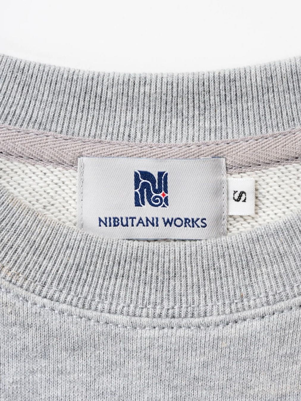ワンポイント刺繍スウェット/ NIBUTANI WORKS logo / (GRAY)