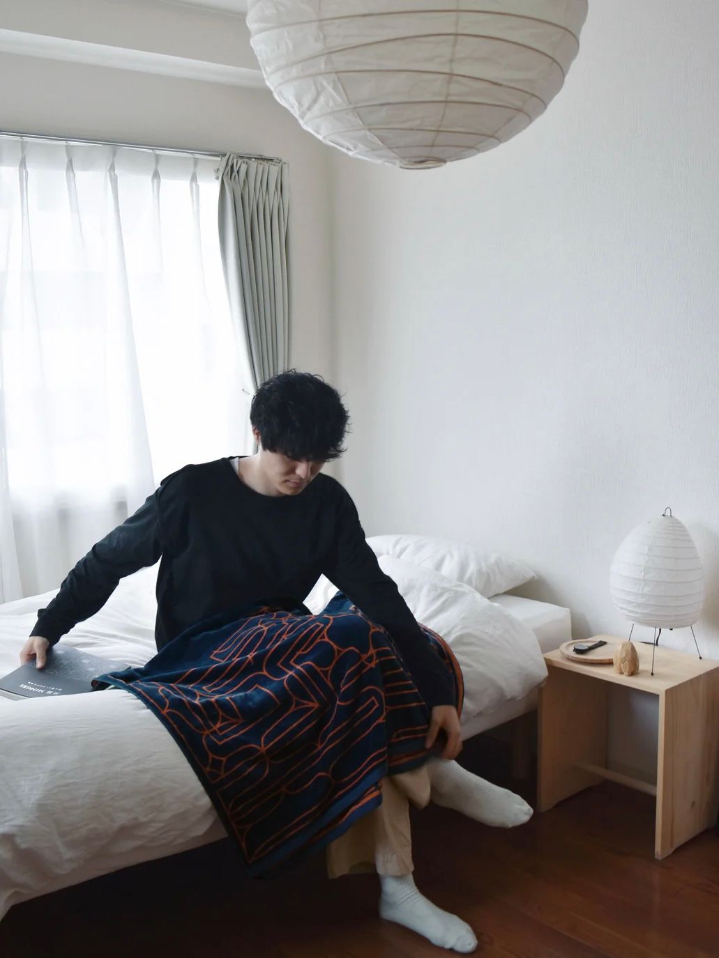 アイヌ文様の今治タオルブランケット (チカラカラペ - ネイビー×オレンジ)