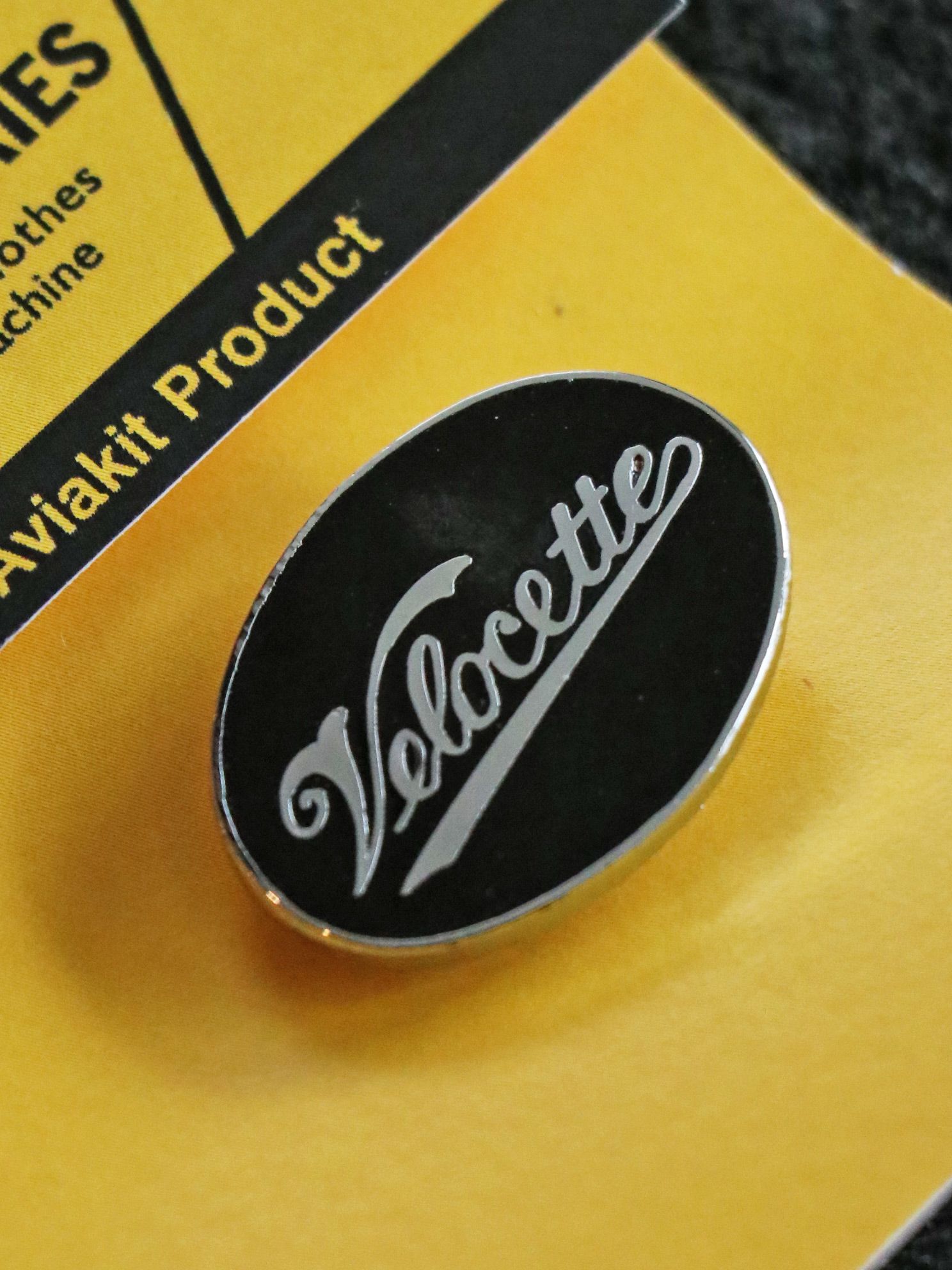 【即日発送可能】"VELOCETTE ROUND" BADGE