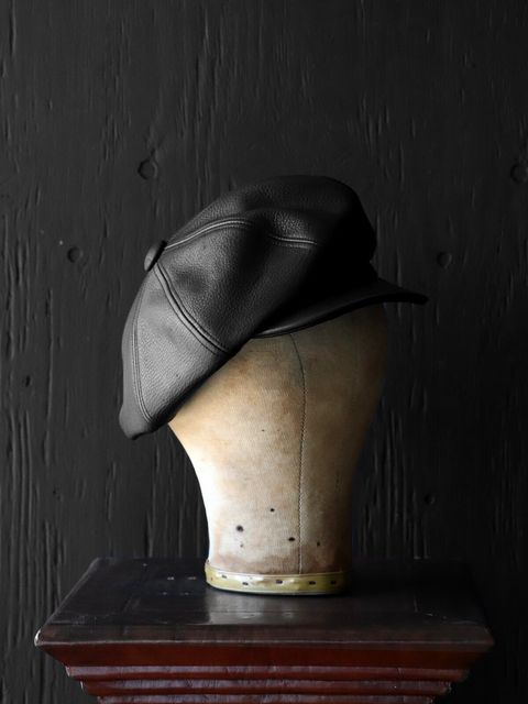 LEATHER CASQUETTE (MUD BLACK)