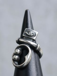 LOOKING EYE RING (SILVER925×CLEAR STONE）