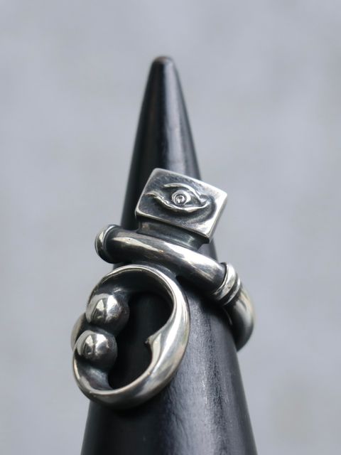 LOOKING EYE RING (SILVER925×CLEAR STONE）