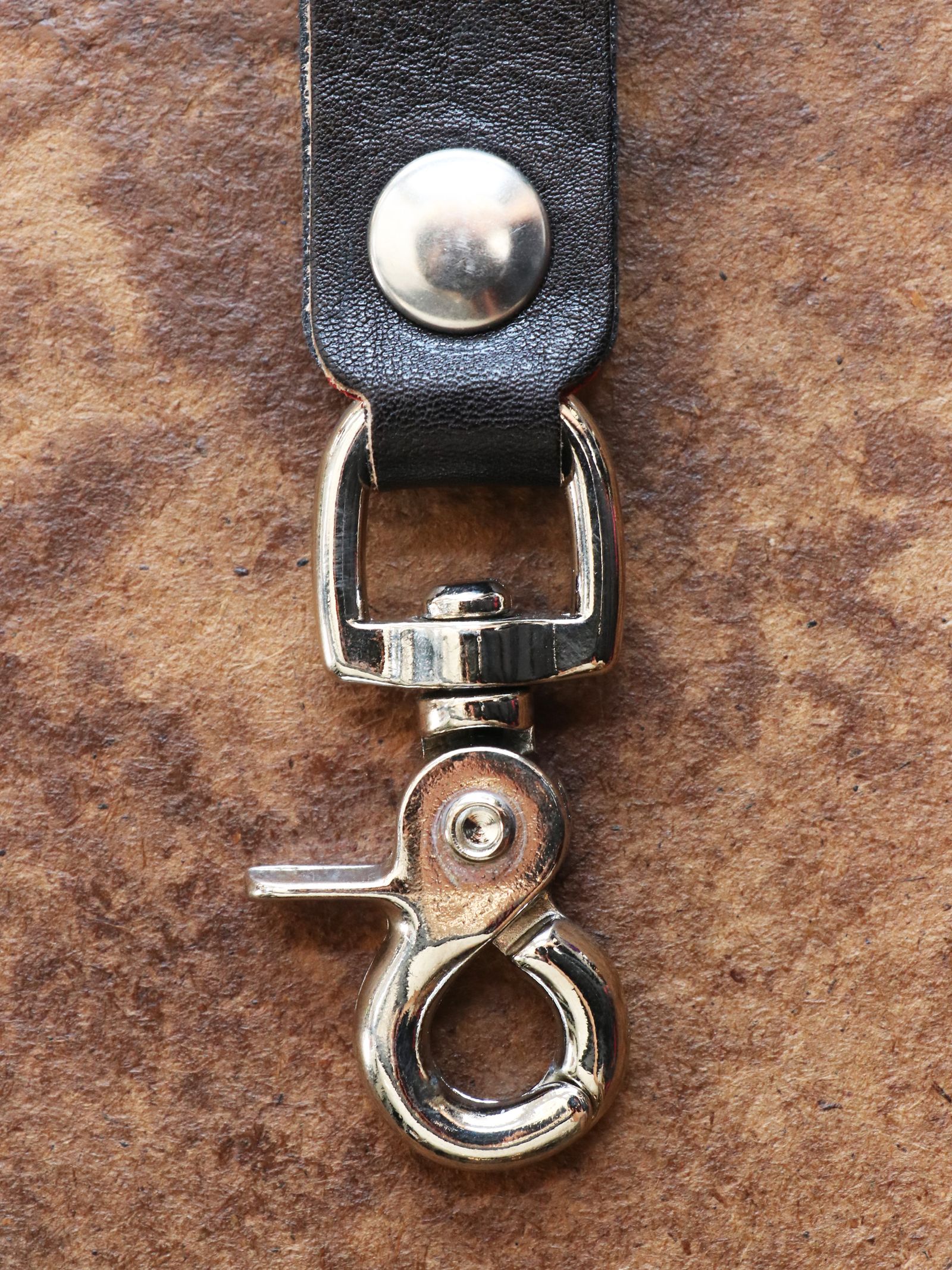 LEWIS LEATHERS BELT LOOP KEYRING MK2 "VEG-COW" (BLACK LOGO)