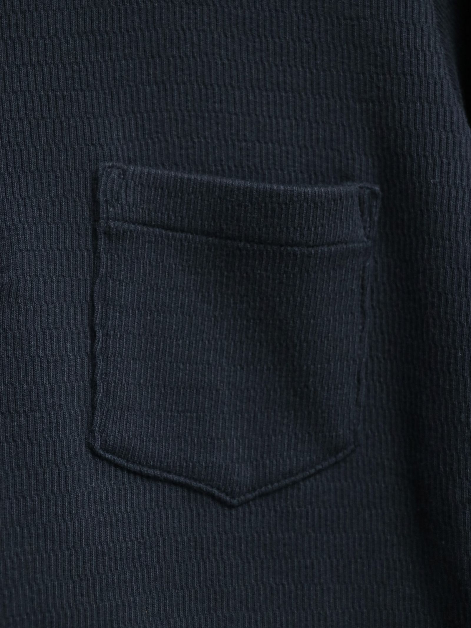 "AVIAKIT WAFFEL" T-SHIRTS HENLEY NECK (BLACK×GRAY)