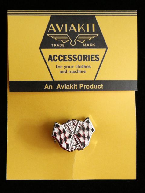 "2 CHECKERED FLAG" BADGE