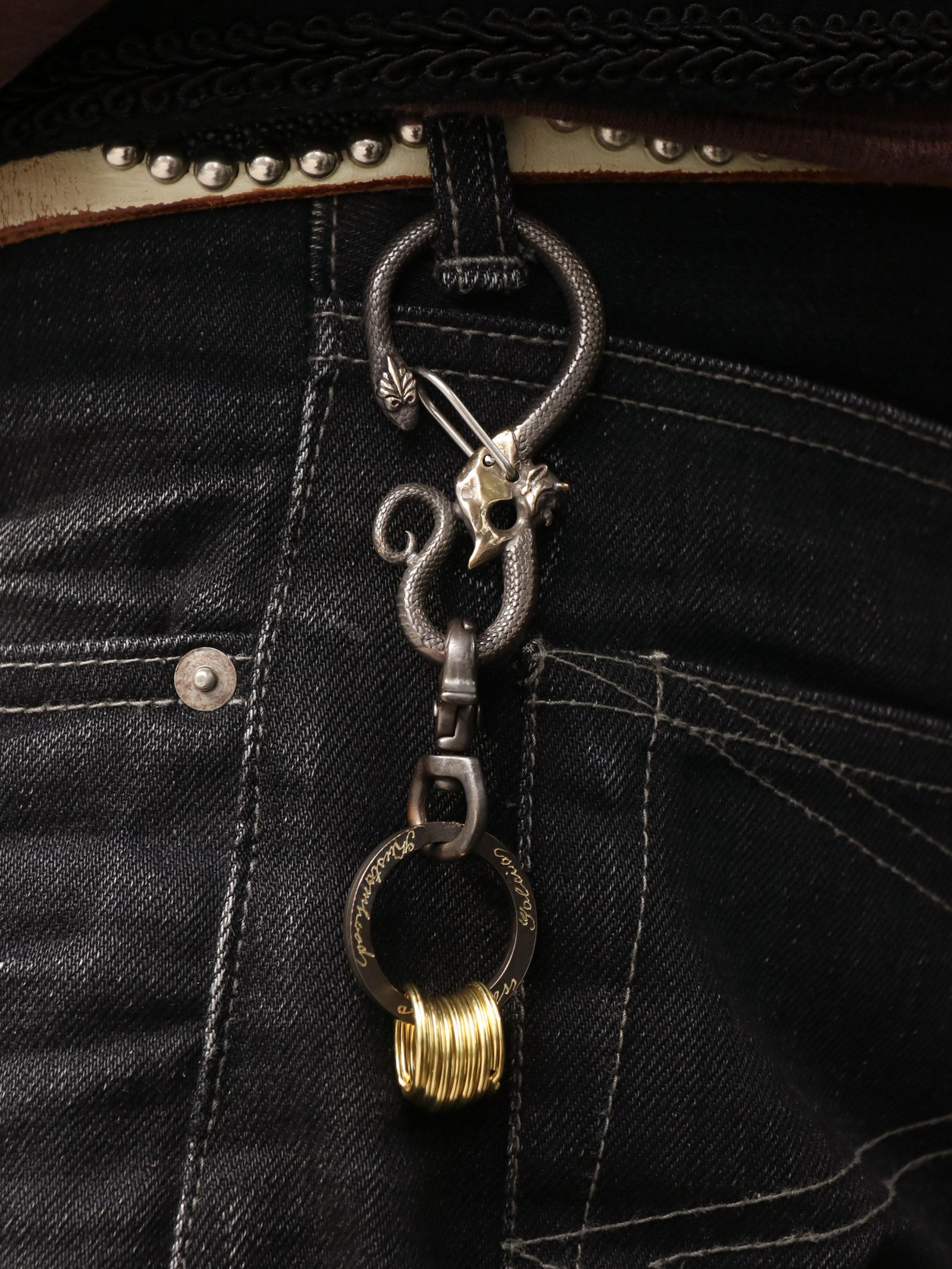 BLACKSNAKE & DEVIL KEYHOLDER(BRASS)