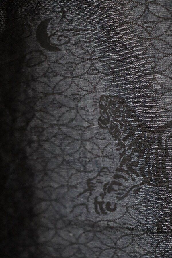 “TIGER ＆ CRESENT MOON” TRAVEL SHIRT / DEEP INDIGO