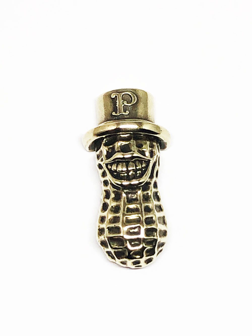 PEANUTS BADGE (BRASS)