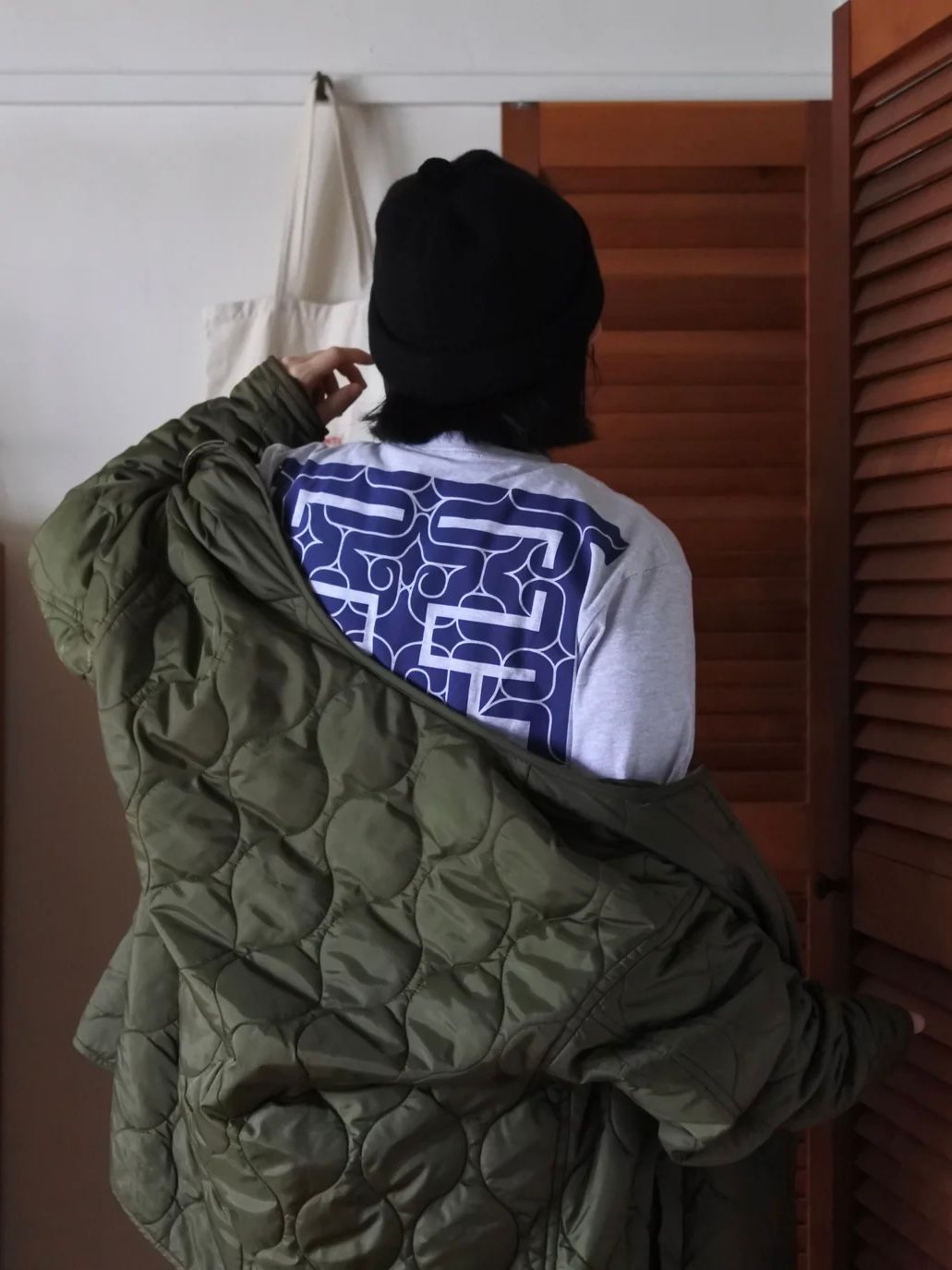バックプリント長袖コットンTシャツ -cikarkarpe- (ASH)