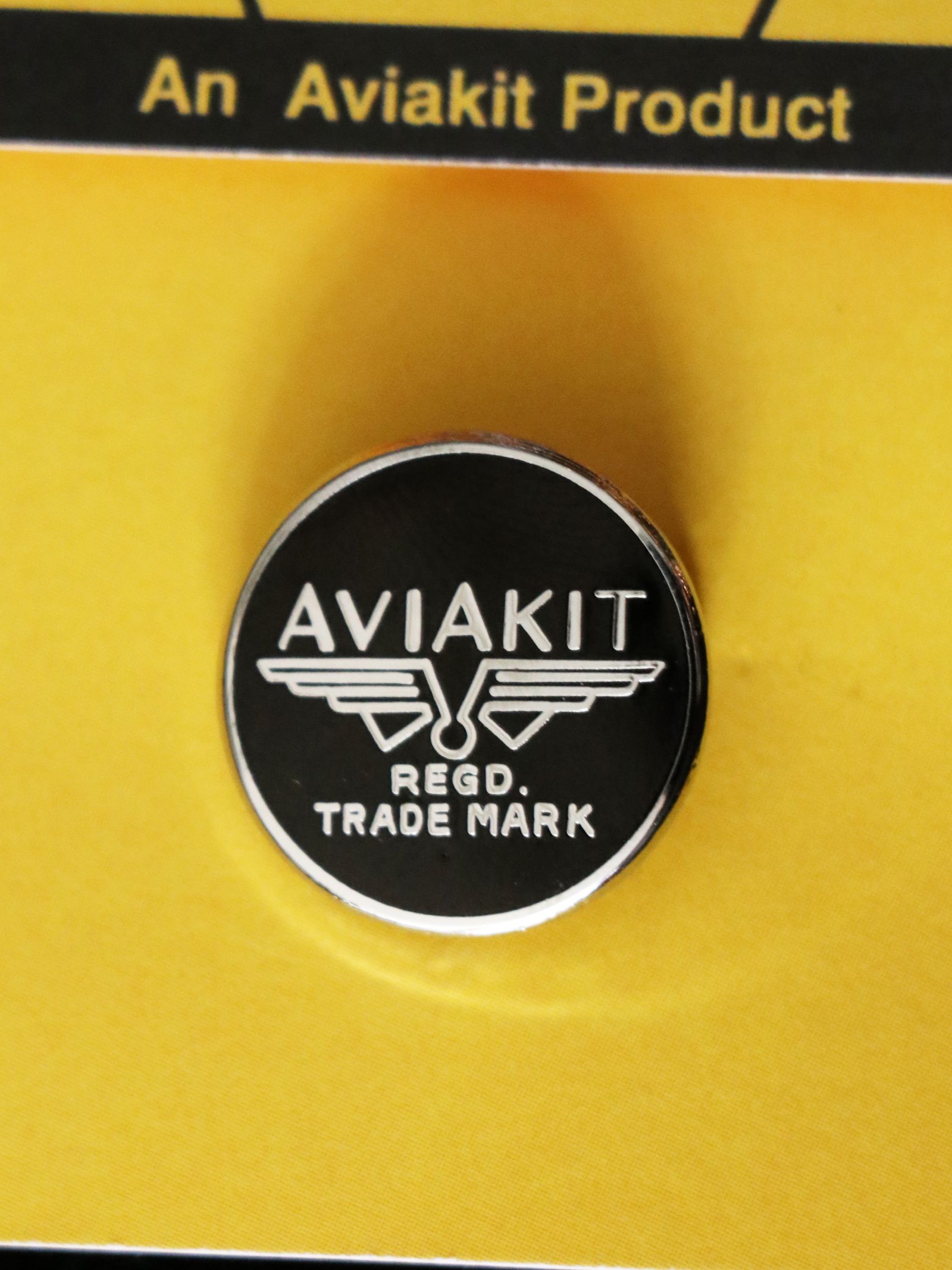 【即日発送可能】"AVIAKIT" BADGE