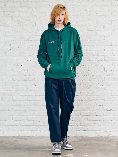 オーバーサイズ バタフライ グラフィックフーディー / OVERSIZED BATTERFLY GRAPHIC HOODIE