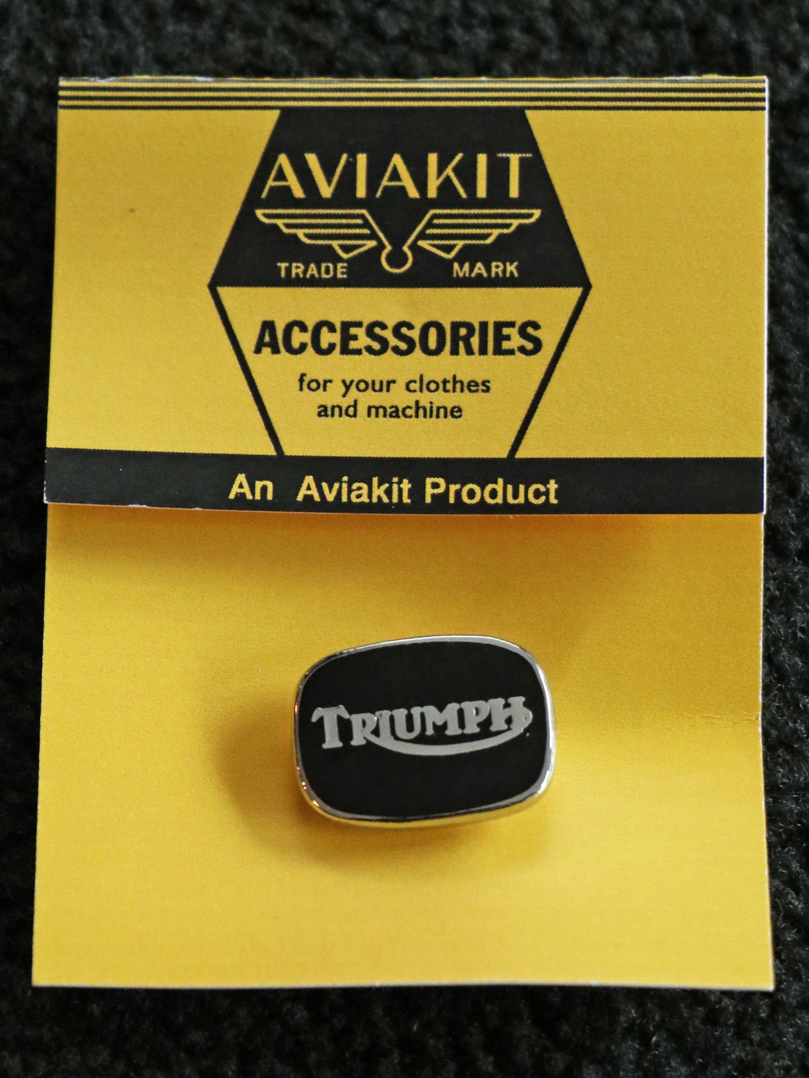 【即日発送可能】"TRIUMPH CUSHION" BADGE