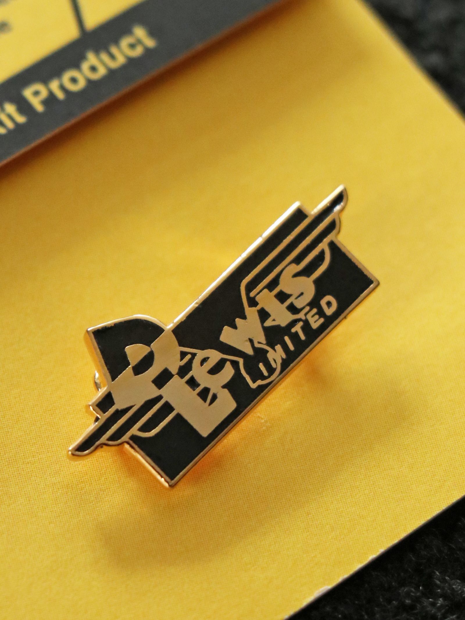 【即日発送可能】"D LEWIS" BADGE