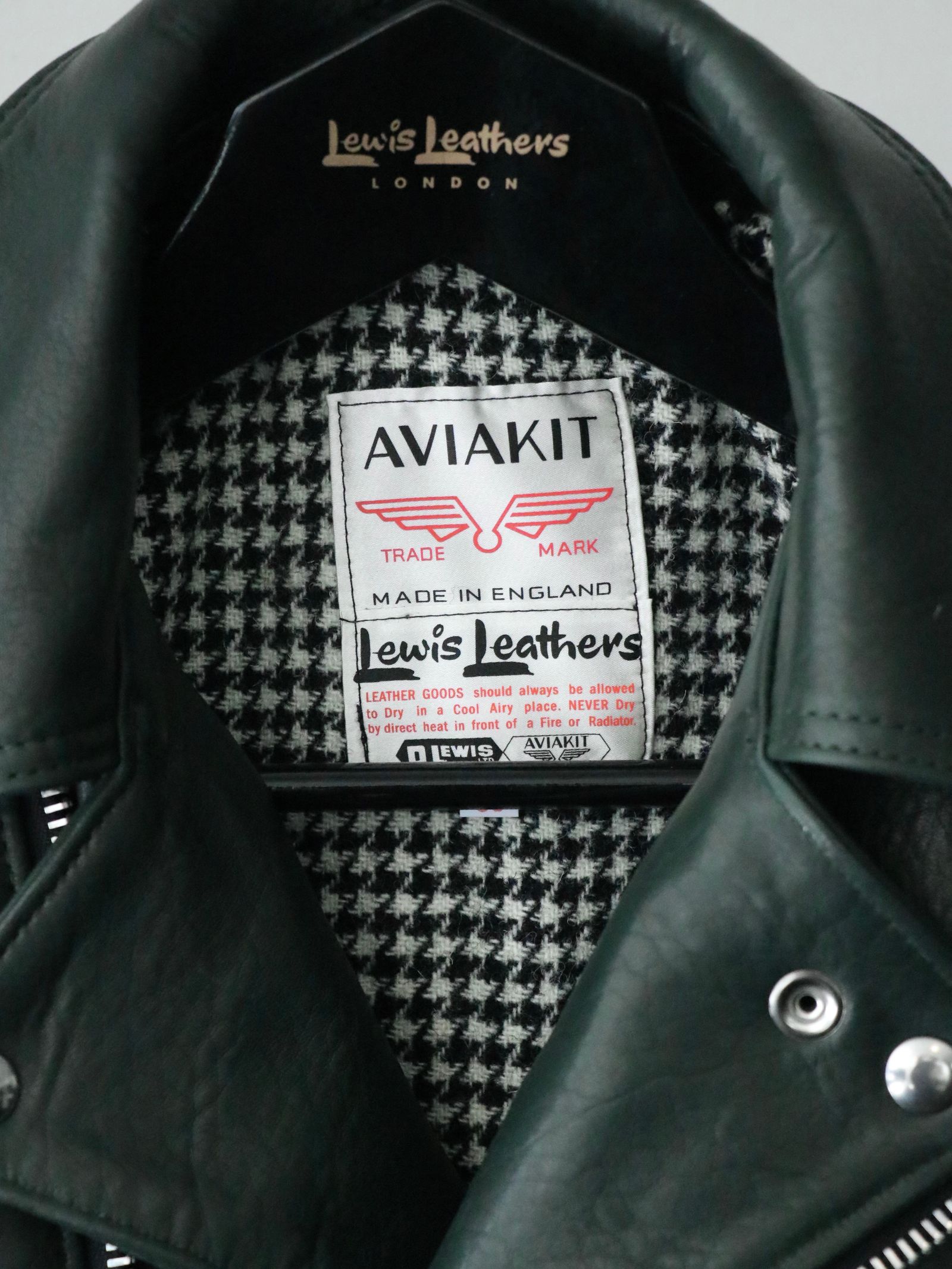 ライトニング 391: シープスキン(ダークグリーン） | Lewis Leathers