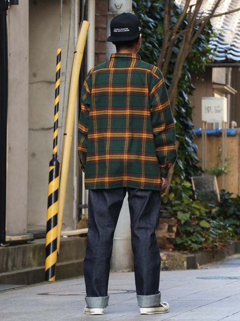 春のチェックシャツコーデ。 暑ければ脱いでTシャツ1枚で。
