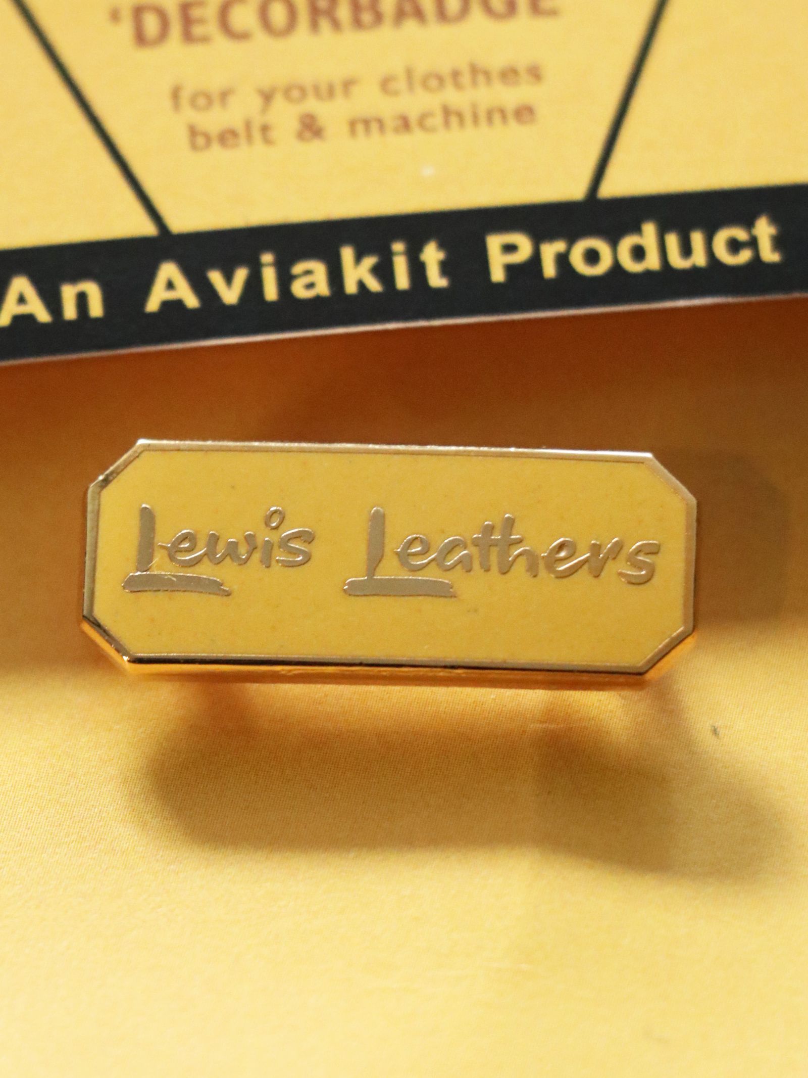 【即日発送可能】"LEWIS LEATHER RECTANGLE" BADGE
